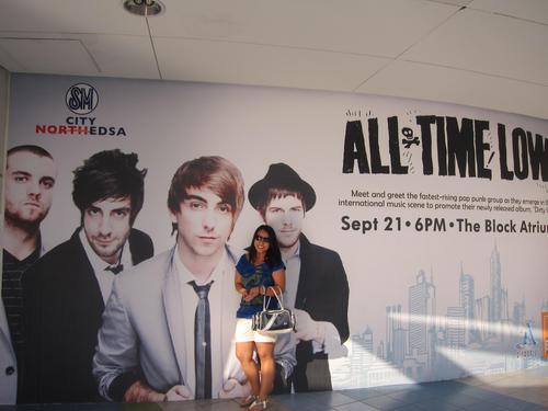 listennowbitch's profile picture. 