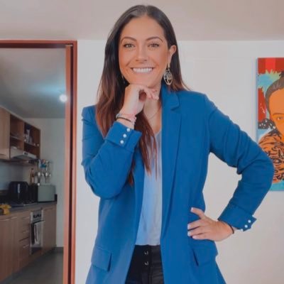 Periodista musical. Amo la comida, el cine y la música. CEO Dmention. Trabajando en digital 📲 IG/Tiktok: @DjDianaMedina
