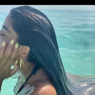 fatimaa97204045's profile picture. وان لا تصرف عني كيدهو لأصبو إليه 💔-