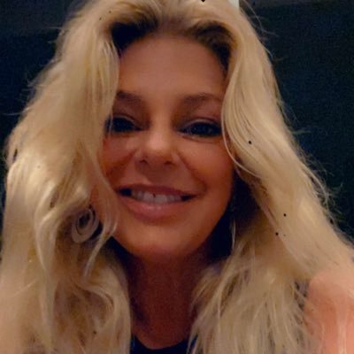 Skitchy2u's profile picture. ☀️30A Beach life•3 kiddo’s•2 dogs•1 me. ✝️🙏💁🏻‍♀️🙍🏼‍♂️🙍🏻‍♂️🇺🇸🏖🥂