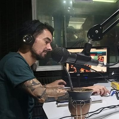 Periodista 📝 Boing 97.3 y RedBoing  Rosario🎙️Conductor Vale Doble (Radio UNR) 📞 Corresponsal Aire de Santa Fe 🙋 Igual, mis opiniones acá son personales