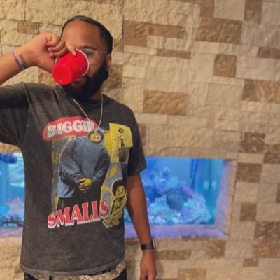 _2Trxll's profile picture. IF I GOT JUMPED BY A BUNCH BARBERS , I STILL COULDN'T BE FADED.