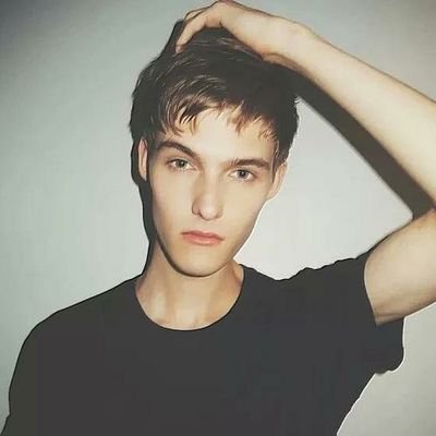 xietongxin11's profile picture. ten