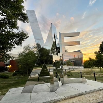 LeslieZarrelli's profile picture. 