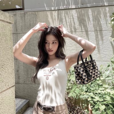 𝐮𝐧𝐫𝐞𝐚𝐥 𝟏𝟗𝟗𝟔 — A lady from Japan that holds a galaxy in her eyes