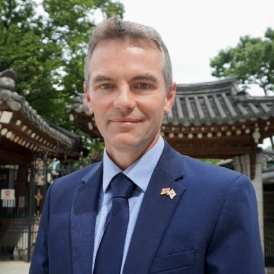 Lover of sport and adventure. Husband, dad. Deputy Ambassador @UKinKorea. Curious. Optimist