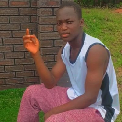 SChienwa's profile picture. Football player.