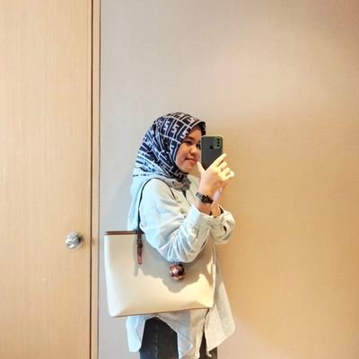 latifaive's profile picture. Workingmom