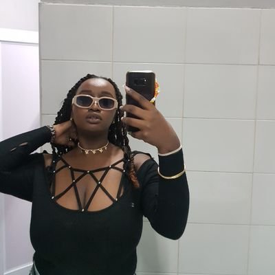 AkideEva's profile picture. Drink water and mind your business, 😚❤
