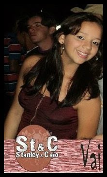 Uma pessoa simples e que sabe viver a vida seempre ' 
    
           Pequena pra quem vê e GIGANTE pra quem ama !