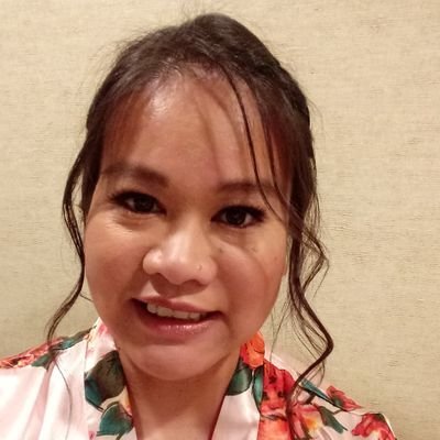 Mom. Blogger. Foodie. Coffee Addict. Wanderer. Bookworm.