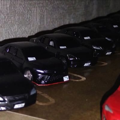 高1の車好き!改造車が好き!トミカの改造が好きです!湾岸ミッドナイトやってます!クラウン(A9級) 将来マークX120、130系、S14シルビア後期、200系クラウン、Z33、GT86が欲しい!理想は高く車高は低く!