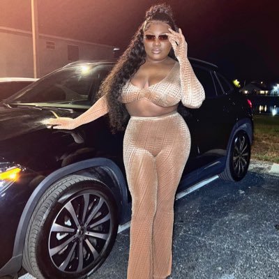 Feliciamonroe21's profile picture. 🎥YouTuber ➡️ Felicia Monroe                       CEO: Shoppmonroecloset