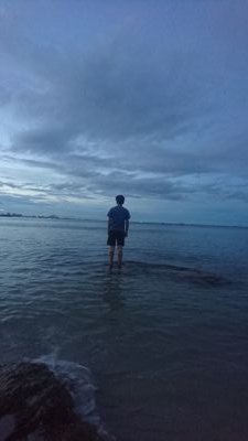 goupliang's profile picture. 面朝大海,背对尘世……
