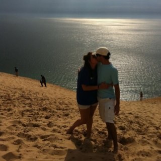 beccahruelle's profile picture. 