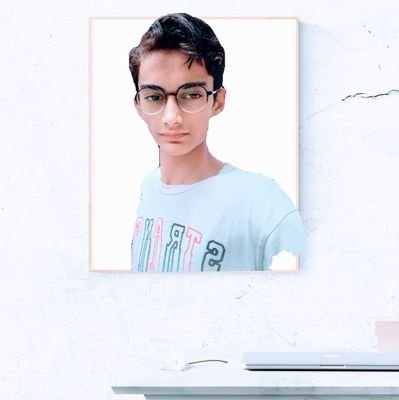 MominHamdani's profile picture. IAM a YouTuber
IAM a freelancer