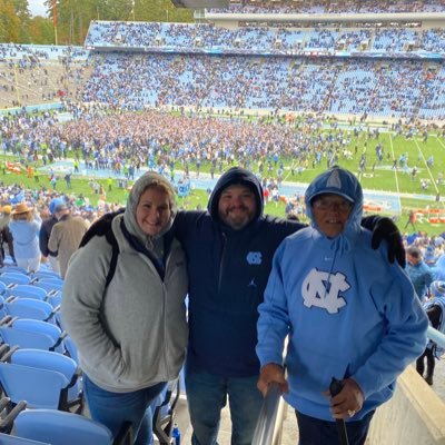 lindsayjtucker's profile picture. 