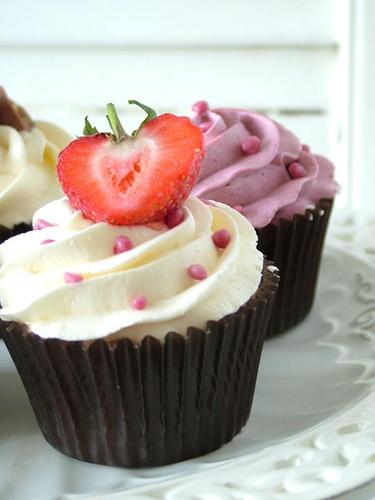 5prinkle5's profile picture. A baking and cake decorating company founded by two friends who are crazy cake bakers.