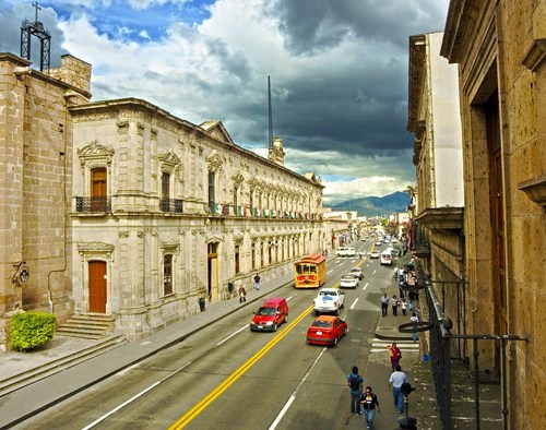 Generamos conversación, crítica y propuesta para tener una mejor movilidad integrada en Morelia. Envíanos tus reportes del tráfico #MoreliaVial