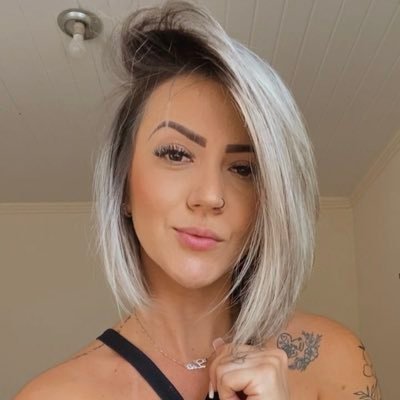 Letícia vulgo Lets! Intensa 🔥 Profissional na arte de ligar o Foda-se🤭 Do Goiás uai 📍