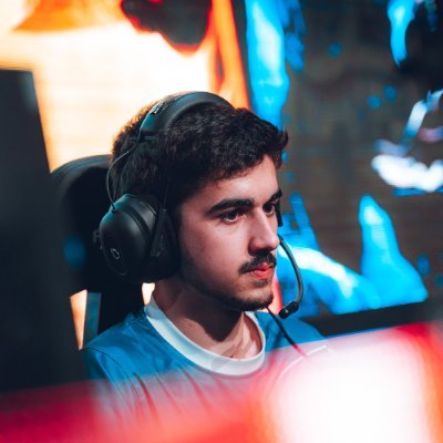 21yo League of Legends mid laner lft