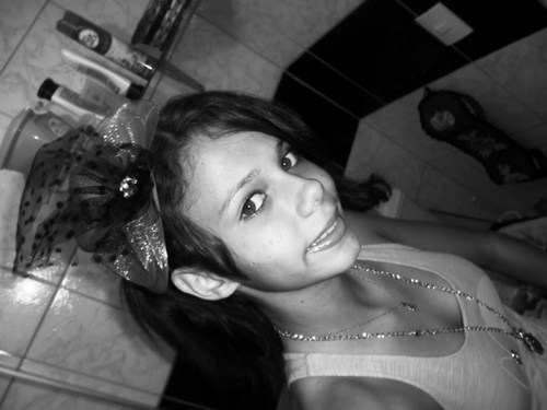 “Não confundas o amor com o delírio da posse, que acarreta os piores sofrimentos. Porque, contrariamente à opinião comum, o amor não faz sofrer. O instinto de p