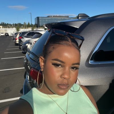 ednadinie's profile picture. a series of unhinged thoughts