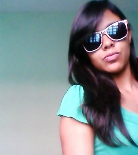 Como a menina dos teus olhos guarda-me ♪