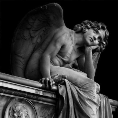 vuslatnuru's profile picture. 