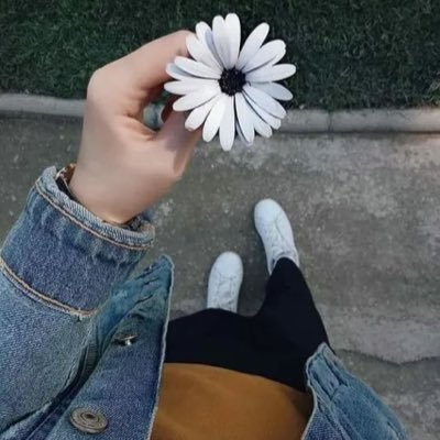 We try to hide our feelings but we forgot that our eyes speak💕