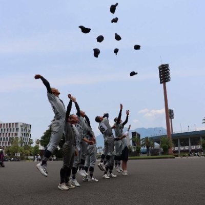 麺類全般、サッカー、お酒全般好き。日々のしょうもないことをつぶやきます。よろしくお願いします(^^)