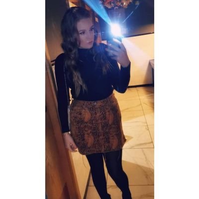 Levinicolex's profile picture. 29 | Leeds|Footie mum⚽

Ambassador for @hergametoo X @lufc
@HGTxLUFC 💛💙

U12 Howden Clough JFC coach 🧡🖤 Physical Education and Sports Coaching🎓⚽