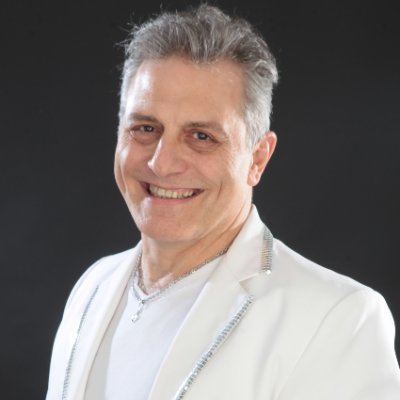 Nombre real: Roberto Pagliaro - Cantante - Actor - Showman