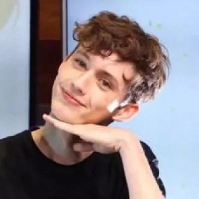 LewisRa96434274's profile picture. If life cheats you, don't be sad, don't be impatient, you must have been dreaming, because you don't have a life.