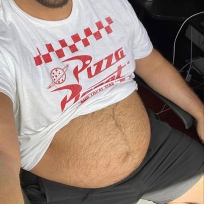 RubDadsBelly's profile picture. A daddy who likes to show off, or put you in your place.