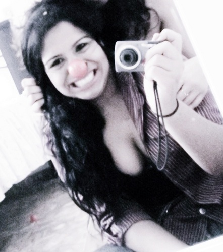 Quem me vê , me vê sorrindo e vai ser sempre assim [..] : )