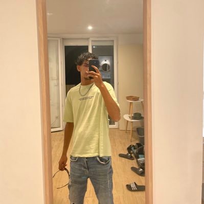 lewhiteep's profile picture. 