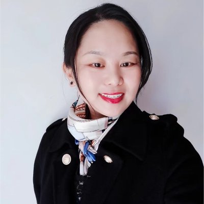 CharmingEmilyJ's profile picture. 