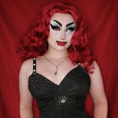 Red and black pulsating mass that does drag sometimes 🏳️‍🌈 ~ Nitara MK1 main, Élodie/Renato DBD main ~ ❤️@DaturaQuinn❤️ ~ she/her 18 #TeamGottmik #TeamAngeria