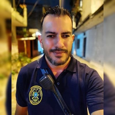👨🏻‍🚒 Suboficial del Benemérito Cuerpo de Bomberos de Guayaquil