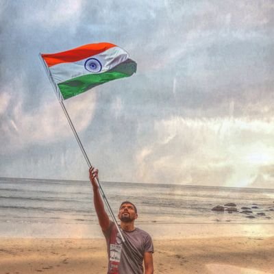 mr_gajujaat's profile picture. 🟡#traveler 
🔴#sportlover