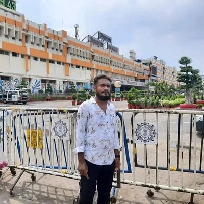 Rashedu40131892's profile picture. অসত্যের কাছে নত
নাহি হবে শীর,
ভয়ে কাপে কাপুরুষ
লড়ে যায় বীর।