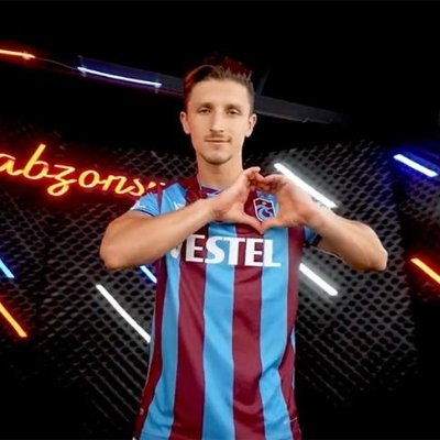 Official Twitter Profile of Enis Bardhi
Player of Trabzonspor | Jugador de Trabzonspor | Futbollist në Trabzonspor | Фудбалер на Трабзонспор