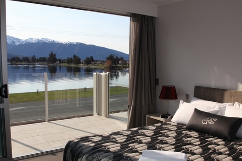 Family owned Holiday Park on the shore of Lake Te Anau. Experience Fiordland National Park from our spacious Lakeside Holiday Park. Amazing Million $$ Views