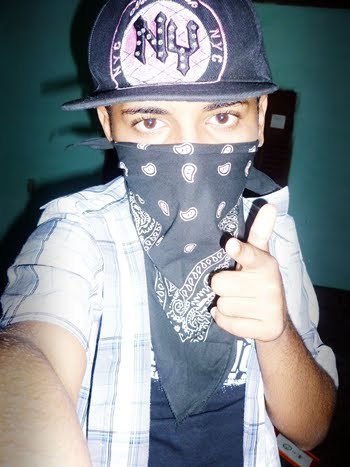 eu sou o nhyeel araújo (: kk.