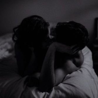 JoseyMay0's profile picture. Pareja en Ccs, ella 25años, él 27años.
En busca de unicornios, trío HMH e intercambios. 🖤🤍🖤