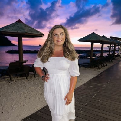 charlottecoxx_'s profile picture. Have courage and be kind ✨💙