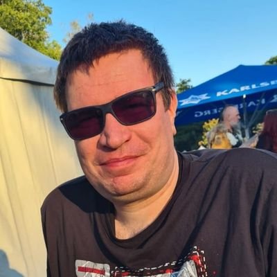 Streamer bei https://t.co/jHCAOsFSMn, Leader bei Team HolyCow, Software Architekt/Entwickler und Motorsport Fan