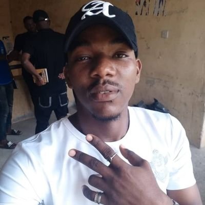 Upcoming Rap Artiste/Singer/Song Writer...Lover of Good Vibes and Good Music!
B.Engr Bagged