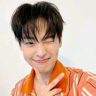 Mahal na mahal ko na ang sarili ko lang ang karapat dapat mahalin
凯恰娜 凯恰娜
:¨·.·¨: